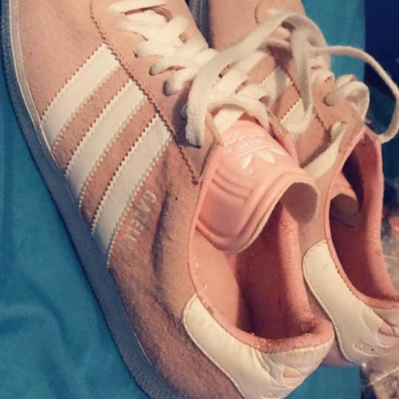 Women's pink Gazelle ADIDAS, sz 8 - Picture 2 of 5
